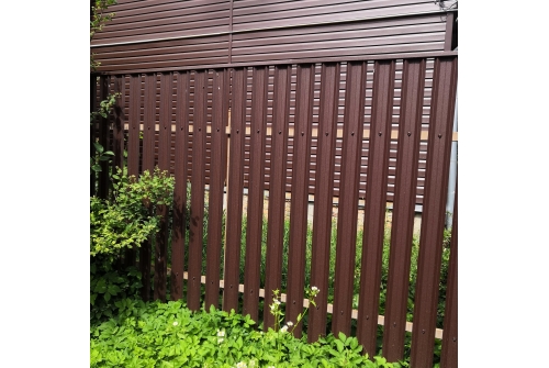 Штакетник М-образный В с прямым резом 0,45 Drap RAL 8017 шоколад (244708)